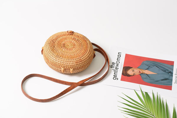 Handmade Rattan Woven Round Crossbody Bag | Flamingolandia