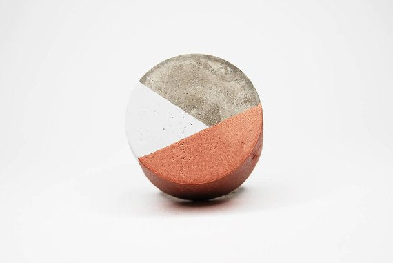 Concrete round cabinet Knob two colour design | White bronze | Flamingolandia