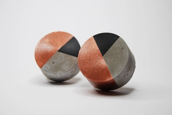 Concrete round cabinet Knob two colour design | Black bronze | Flamingolandia
