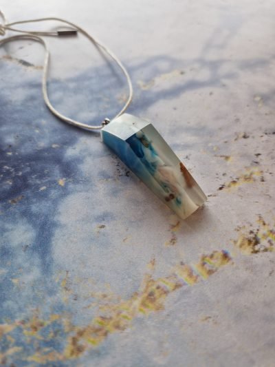 Epoxy resin neck pendant | Frost