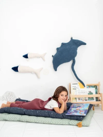 Pack Blue Manta Ray and White Fish