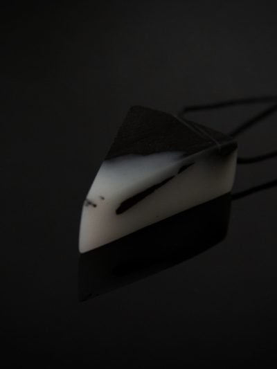 Epoxy resin neck pendant | The Black Lady